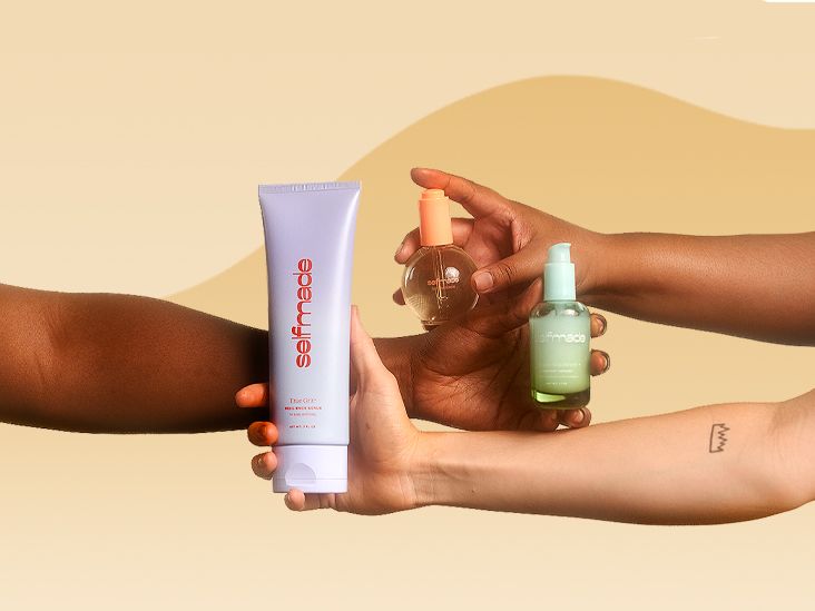اجعل العناية ببشرتك جزءًا من العناية النفسية مع علامة "سيلف ميد" الجمالية