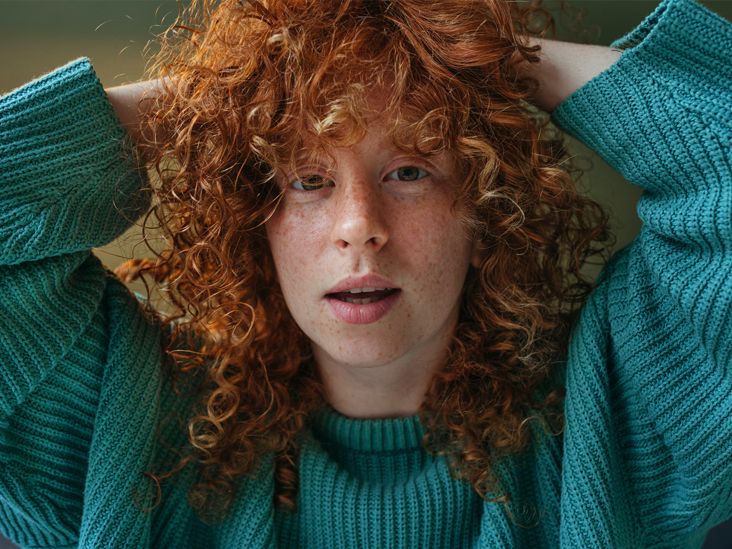 كيفية تعزيز صحة الشعر والبشرة والأظافر: الحمية، العلاجات، وأكثر من ذلك